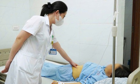 Tự dùng thuốc nam trị đau khớp người phụ nữ bị suy gan cấp