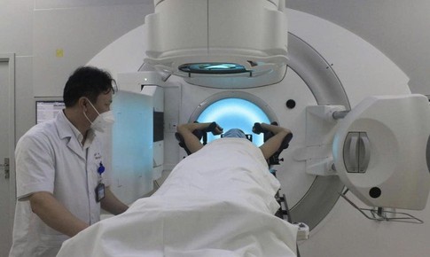 Bộ Y tế yêu cầu Bệnh viện E làm rõ phản ánh 'kẹp tiền vào sổ' để được xạ trị sớm