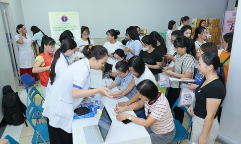 800 nữ công nhân được truyền thông, tư vấn và chăm sóc sức khỏe sinh sản