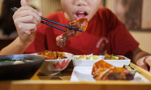 Ăn hơn 30 g đạm một bữa có bị lãng phí?