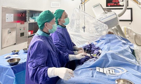 Cụ bà 100 tuổi vượt 'cửa tử' sau cơn nhồi máu cơ tim cấp