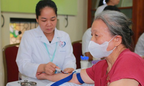 Khám sức khỏe định kỳ, khám sàng lọc miễn phí: Từng bước chuyển từ chữa bệnh sang chủ động quản lý sức khỏe toàn dân