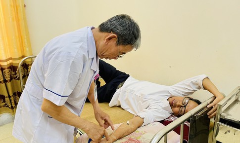 Căn cứ phân định mức phụ cấp với viên chức trạm y tế xã để được hưởng phụ cấp 80%