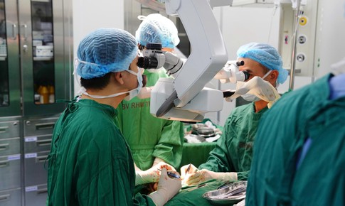 1.000 ca vi phẫu thành công: Hành trình làm chủ kỹ thuật khó, thay đổi 1.000 cuộc đời