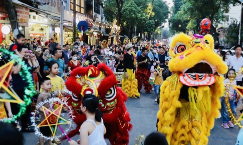 Múa lân, rước đèn, làm đồ chơi dân gian tại Lễ hội Trung thu 2026