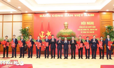 Công bố 12 quyết định của Bộ Chính trị, Ban Bí thư về công tác cán bộ