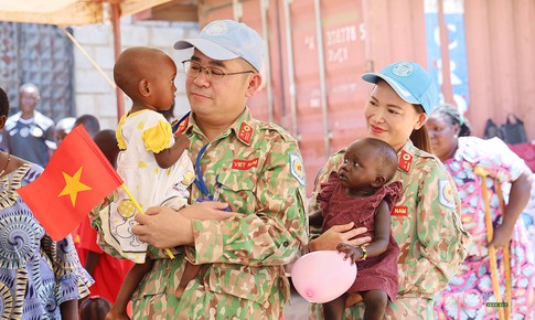 Khoảng lặng xúc động trước ngày lính mũ nồi xanh Việt Nam rời Nam Sudan