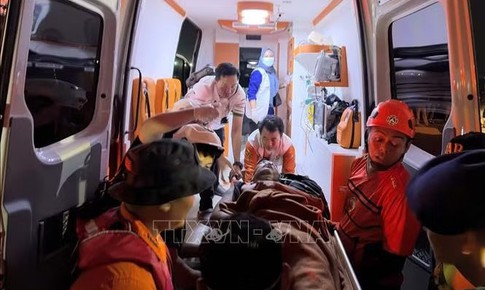 Vụ chìm tàu trên biển: Indonesia gia hạn tìm kiếm 126 người mất tích