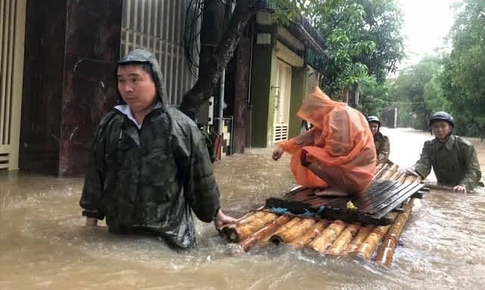 Vì sao Vinh (Nghệ An) ngập sâu sau trận mưa kỷ lục hơn 40 năm?