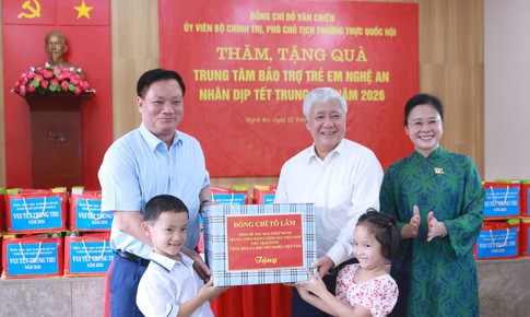 Phó Chủ tịch Thường trực Quốc hội Đỗ Văn Chiến thăm mái ấm trẻ em Nghệ An