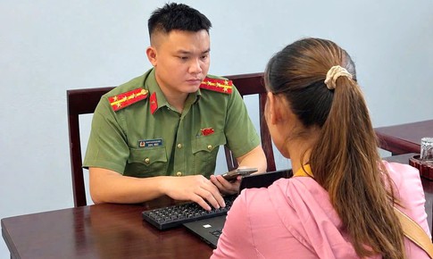 Đăng bài thơ 'Thịt chó' do AI tạo, người phụ nữ bị công an mời làm việc
