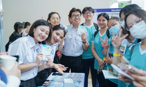 Đại học Y Dược TPHCM đưa vaccine vào đào tạo bác sĩ sau đại học