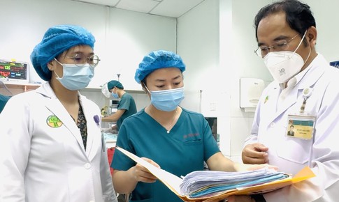 Bác sĩ "chạy đua" cứu bé trai mắc viêm não Herpes