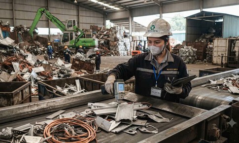 Nhập khẩu phế liệu từ nước ngoài làm nguyên liệu phải có giấy phép môi trường