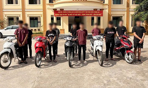 12 thanh thiếu niên vi phạm giao thông còn khiêu khích đăng lên mạng