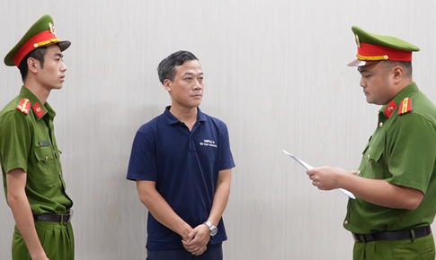Khởi tố Chủ tịch công ty du lịch về tội tham ô tài sản