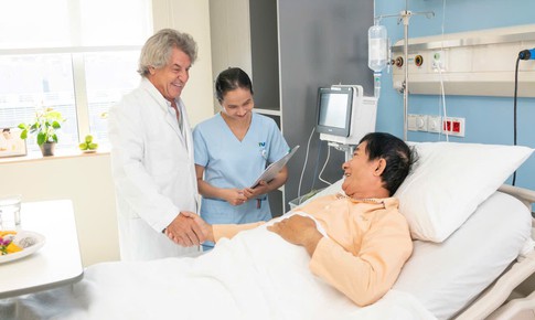 Điều gì khiến bác sĩ tuổi 40-45 được bệnh viện ưu tiên tuyển dụng?