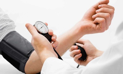 Nguyên nhân gây tăng huyết áp ở người trẻ