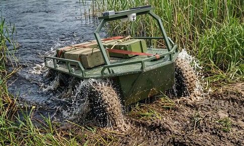 Ukraine lần đầu dùng robot lội nước vượt 40 km tiếp tế trên chiến trường