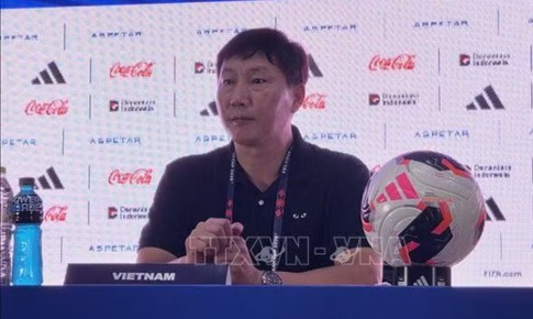 FIFA ASEAN Cup 2026: HLV Kim Sang Sik tiếc nuối