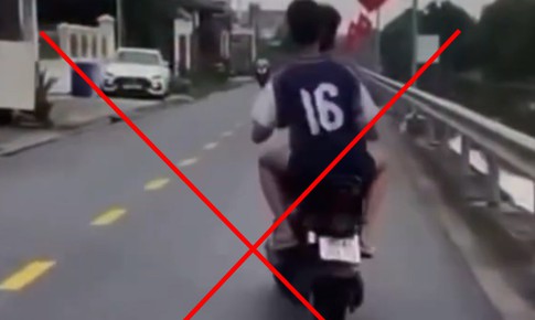 Xử lý thiếu niên lái xe không đội mũ, lạng lách, đánh võng 