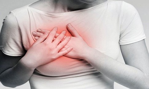 Áp xe tuyến vú ở trẻ vị thành niên, cha mẹ tuyệt đối không làm việc này