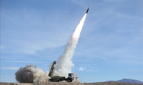 IRGC lần đầu lên tiếng về vụ tấn công tàu sân bay, tàu khu trục Mỹ