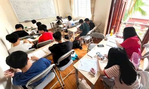 Dạy 'chéo môn' cho học sinh mình phụ trách có vi phạm quy định dạy thêm?