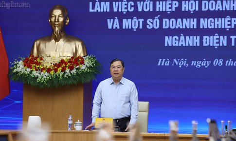 Phó Thủ tướng Thường trực yêu ngành điện tử giảm phụ thuộc nguồn cung nước ngoài