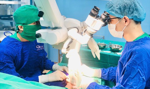 Vi phẫu cứu bàn tay gần đứt lìa cho nam thanh niên 21 tuổi