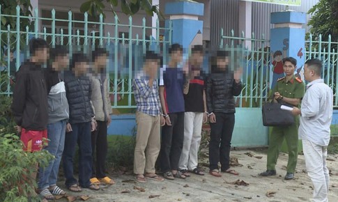 8 thanh thiếu niên đột nhập ô tô trộm cắp tài sản