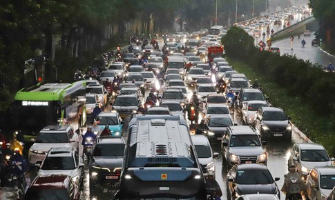 Cảnh báo tái diễn mưa dông khu vực nội thành Hà Nội