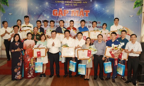 B&#225;c sĩ Nghệ An “chi viện&quot; cho Đ&#224; Nẵng được khen thưởng