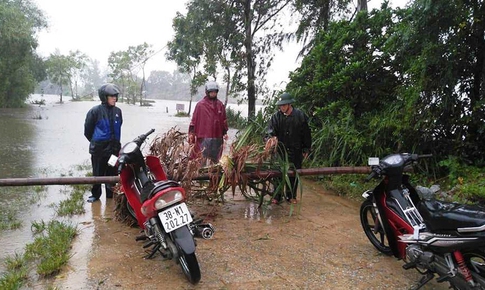 H&#224; Tĩnh sơ t&#225;n h&#224;ng chục ngh&#236;n hộ d&#226;n ngay trong đ&#234;m do mưa lớn, lũ lụt