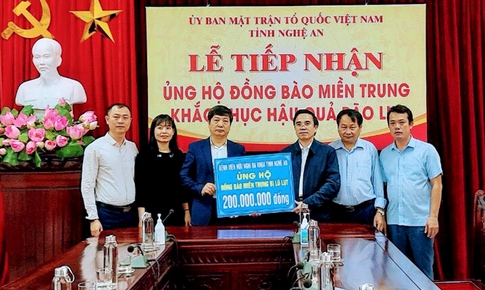 Bệnh viện HNĐK Nghệ An quy&#234;n g&#243;p hơn 200 triệu đồng, g&#243;i b&#225;nh chưng ủng hộ đồng b&#224;o miền Trung