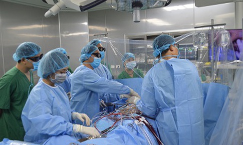 Th&#225;i B&#236;nh: Lần đầu ti&#234;n thực hiện phẫu thuật nội soi tim 3D