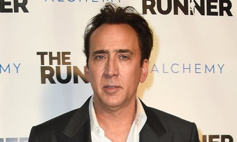 Nicolas Cage trả đầu l&#226;u khủng long về M&#244;ng Cổ