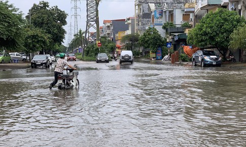 Cảnh b&#225;o lốc, s&#233;t, mưa đ&#225;, gi&#243; giật mạnh ở Bắc v&#224; Trung Trung Bộ