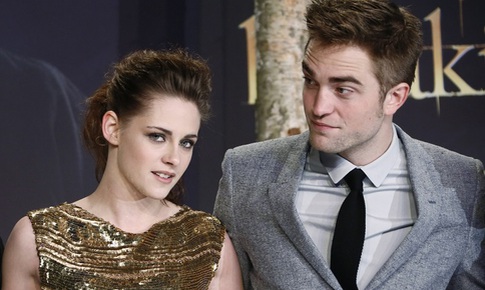 Kristen Stewart tiết lộ về mối t&#236;nh đầu