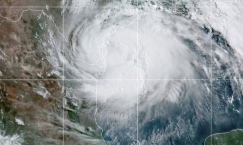 Bão Hanna đổ bộ vào Texas, Mỹ