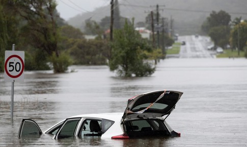 Lũ lớn nhất trong v&#242;ng 50 năm tại bang NSW, Australia