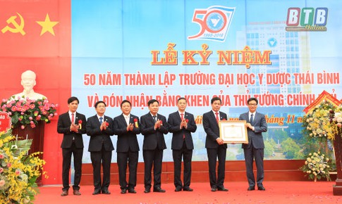 Lễ kỷ niệm 50 năm th&#224;nh lập Trường Đại học Y Dược Th&#225;i B&#236;nh