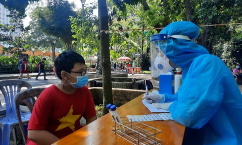 TP.HCM: Mở rộng xét nghiệm ngẫu nhiên tại các khu vui chơi, chợ, đối tượng nguy cơ cao