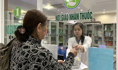 Tất cả người mua thuốc c&#243; triệu chứng h&#244; hấp cấp phải khai b&#225;o y tế