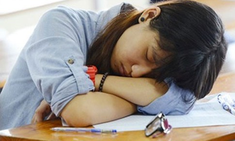 C&#225;ch ổn định giấc ngủ cho học sinh m&#249;a thi