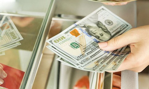 Bắt đầu gỡ khó cho dân sau vụ đổi 100 đô-la bị phạt 90 triệu