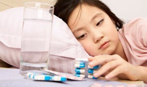 Dùng thuốc khi bị sốt: Những lưu ý không thể bỏ qua
