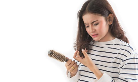 Làm gì để tóc bớt rụng?