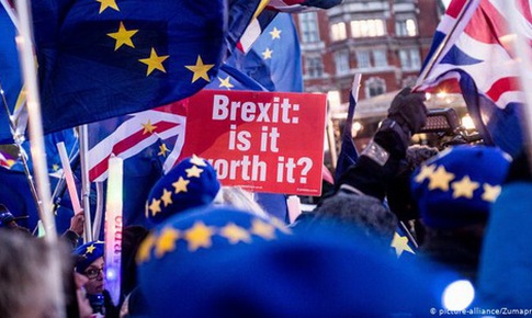 EU đồng &#253; gia hạn Brexit: Liệu nước Anh c&#243; thể tho&#225;t khỏi luẩn quẩn?