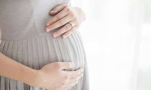 V&#236; sao b&#224; bầu dễ mắc c&#250;m?